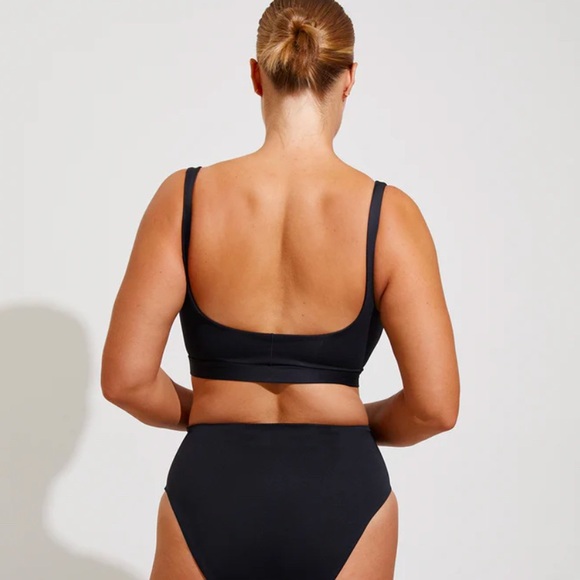 LEFT ON FRIDAY size S TOP SHELF SQUARE FRONT, MEDIUM COVERAGE, D-G CUP Swim Top - Picture 6 of 6